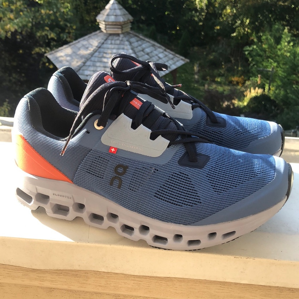 On Running 🇨🇭 Cloudstratus Men’s 8, brand new!